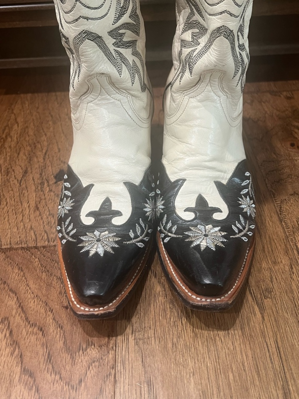 1883 Lucchese Western Boots - Picture 2 of 10